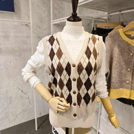 아가일 브이넥 니트조끼