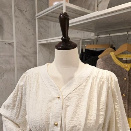 셔링 브이넥 블라우스