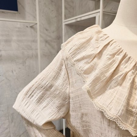 러플 스트링 블라우스