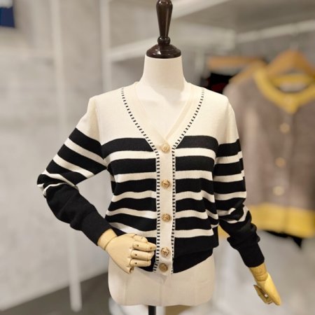 금장 브이넥 줄무늬 가디건