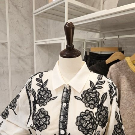 플라워 자수 셔츠