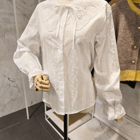 레이스 카라 블라우스