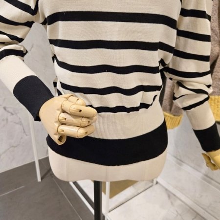 핀턱 퍼프 스트라이프 니트