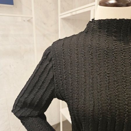 하이넥 볼륨 티셔츠