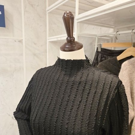 하이넥 볼륨 티셔츠