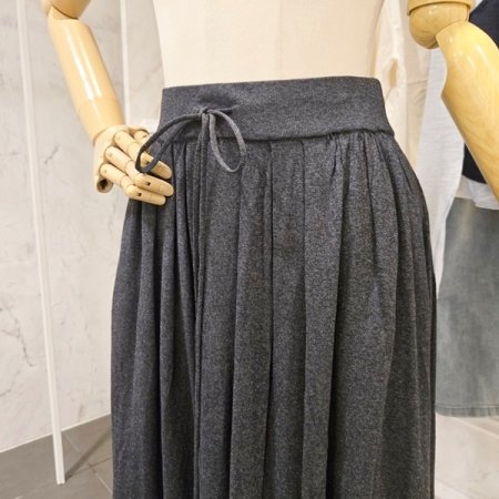 풀 밴딩 주름 스커트