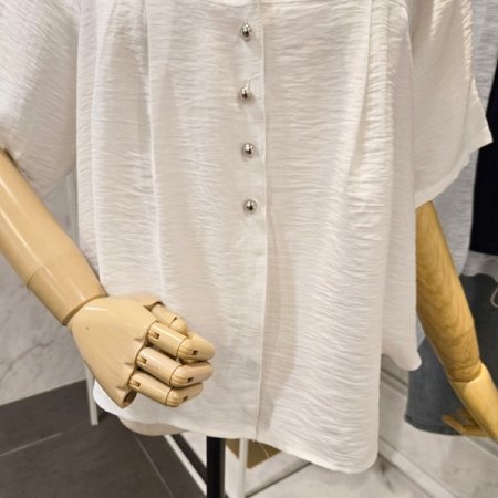 핀턱 카라 블라우스