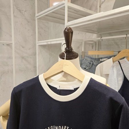 레터링 스트링 크롭맨투맨