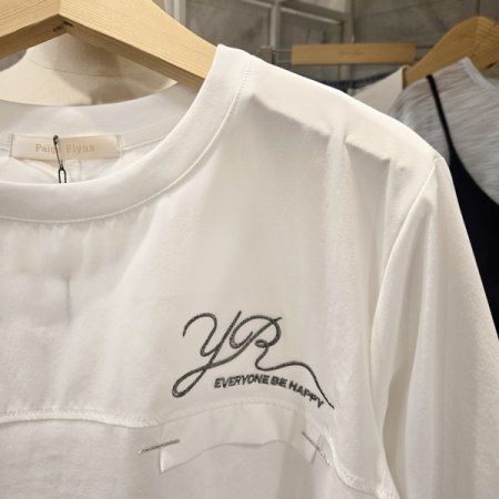 소매배색 레터링 티셔츠