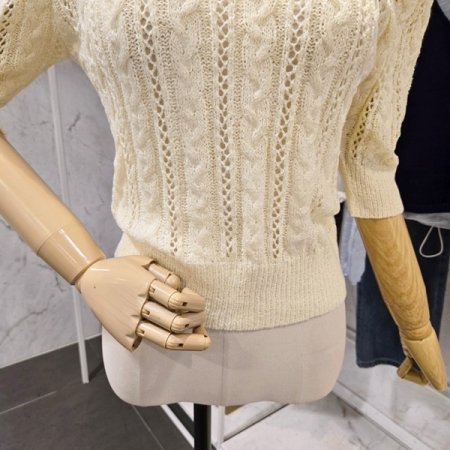 5부 퍼프 부클 니트