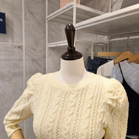 5부 퍼프 부클 니트