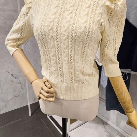 5부 퍼프 부클 니트