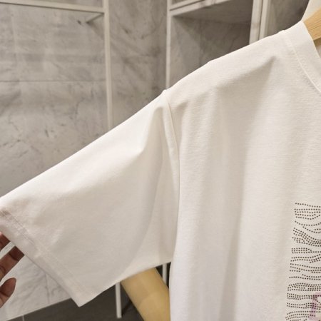 물결 레터링 티셔츠