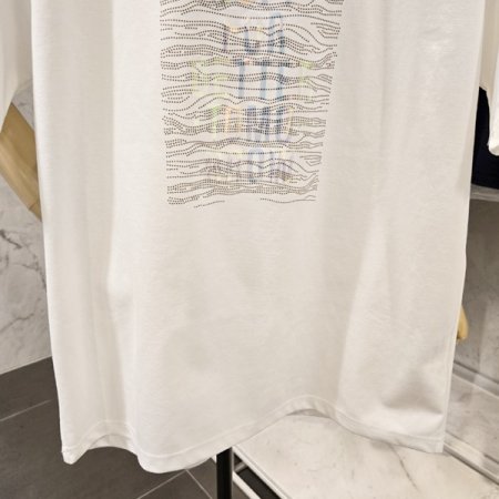 물결 레터링 티셔츠