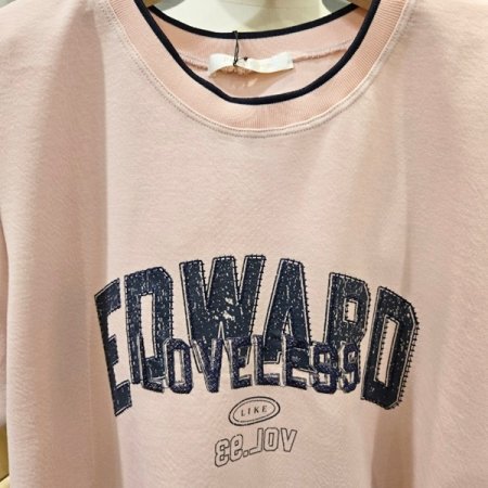 밑단 배색 레터링 티셔츠