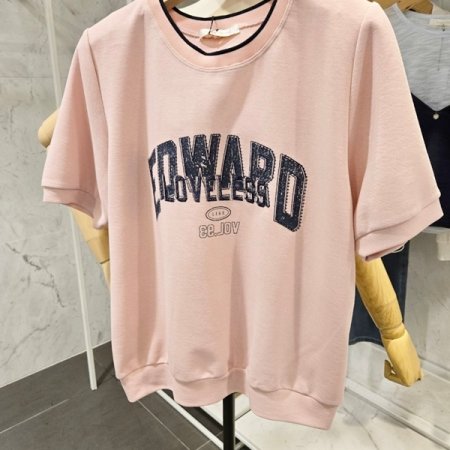 밑단 배색 레터링 티셔츠