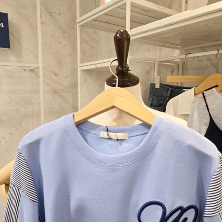 자수 배색 스트링 티셔츠