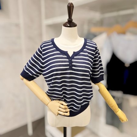 배색 줄무늬 라운드 니트