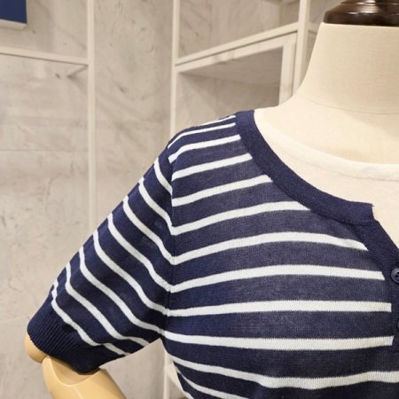 배색 줄무늬 라운드 니트