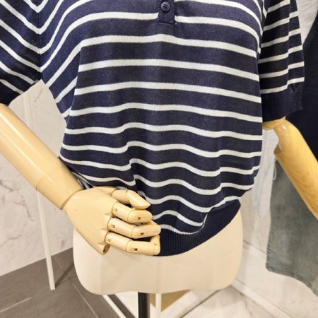 배색 줄무늬 라운드 니트