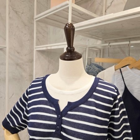 배색 줄무늬 라운드 니트