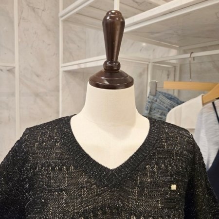 양 셔링 브이넥 니트