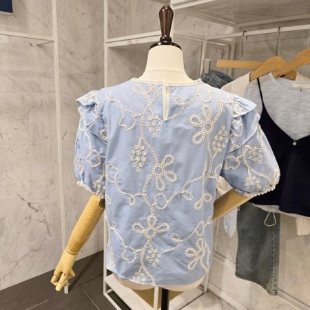 퍼프 레이스자수 블라우스