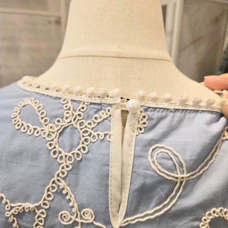 퍼프 레이스자수 블라우스