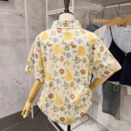 꽃잎 프린트 셔츠