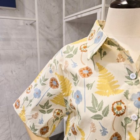 꽃잎 프린트 셔츠