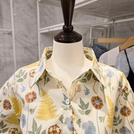 꽃잎 프린트 셔츠