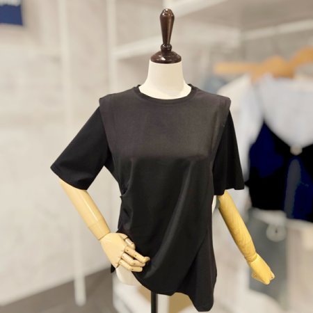 라운드 핀턱 티셔츠