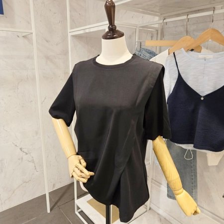 라운드 핀턱 티셔츠