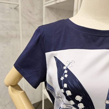 꽃잎 배색 티셔츠