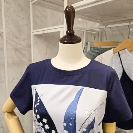 꽃잎 배색 티셔츠