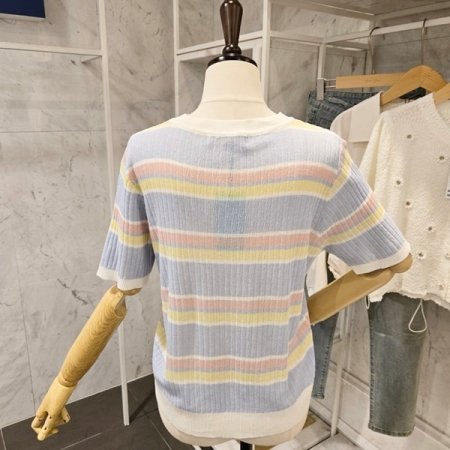 4색 줄무늬 니트