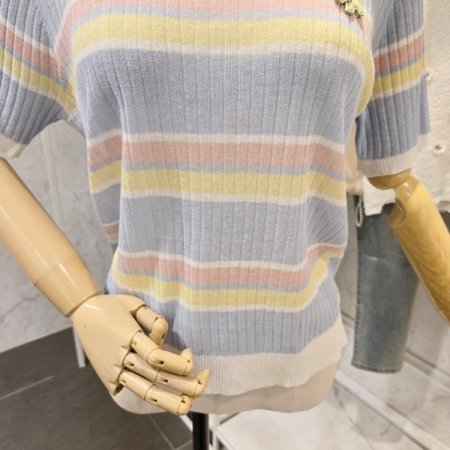 4색 줄무늬 니트