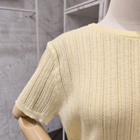 뒷 단추 라운드 니트