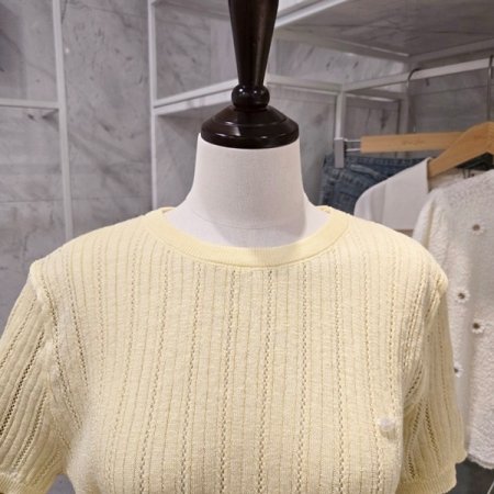 뒷 단추 라운드 니트