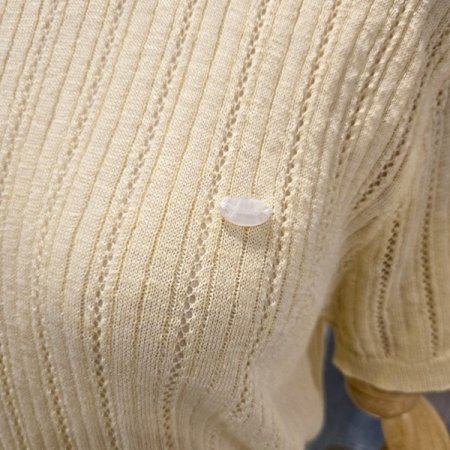 뒷 단추 라운드 니트
