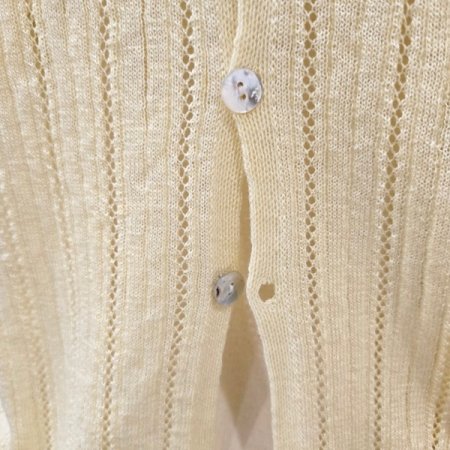 뒷 단추 라운드 니트