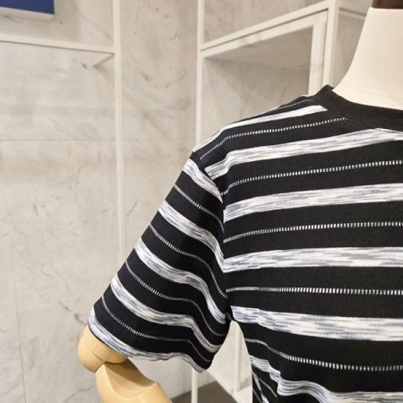 밑단 플리츠 줄무늬 티셔츠