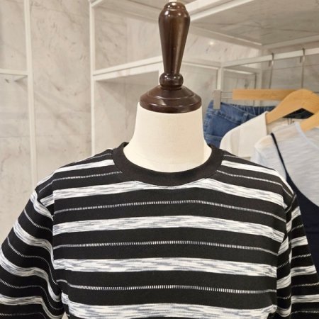 밑단 플리츠 줄무늬 티셔츠