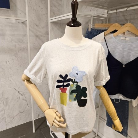 롤업소매 꽃 티셔츠