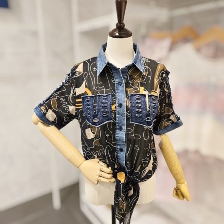 꼬임 프린트 블라우스