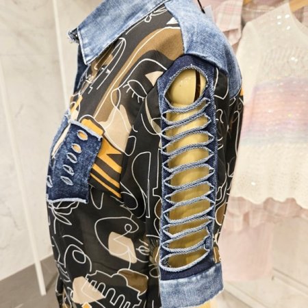 꼬임 프린트 블라우스