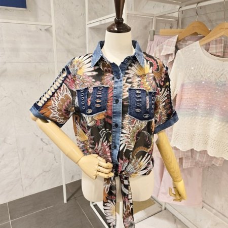 꼬임 프린트 블라우스