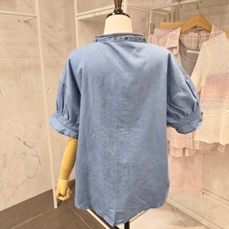 청 자수 블라우스