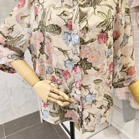 연핑크 꽃 블라우스