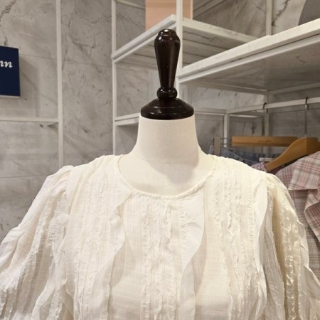 물결 러플 블라우스